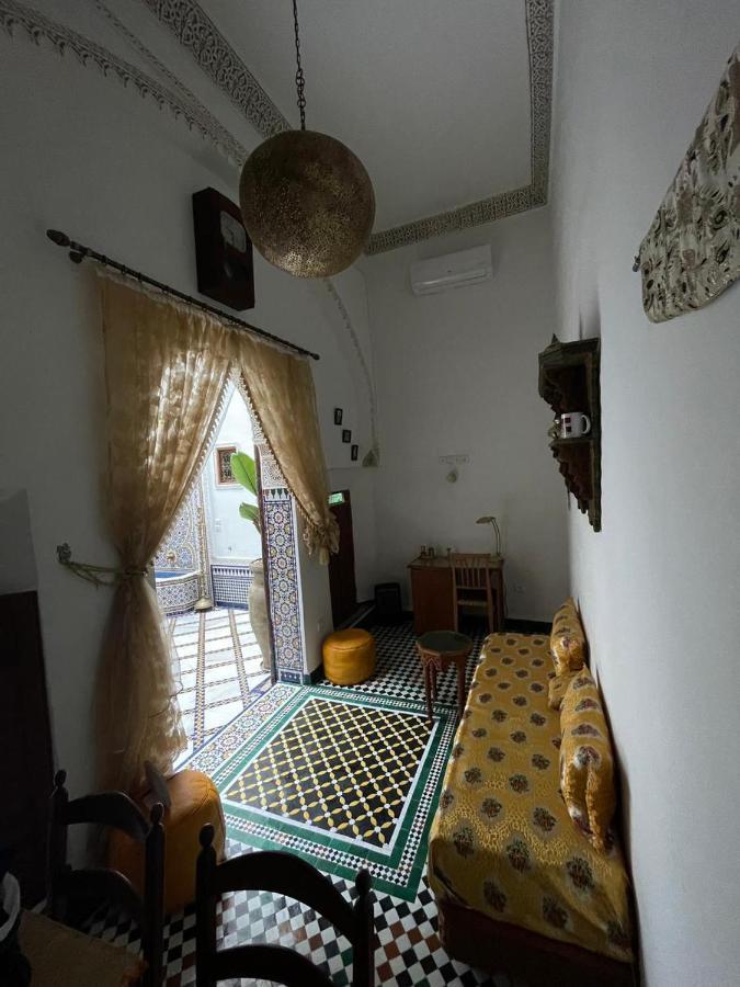 Riad Phoenix Fez Buitenkant foto
